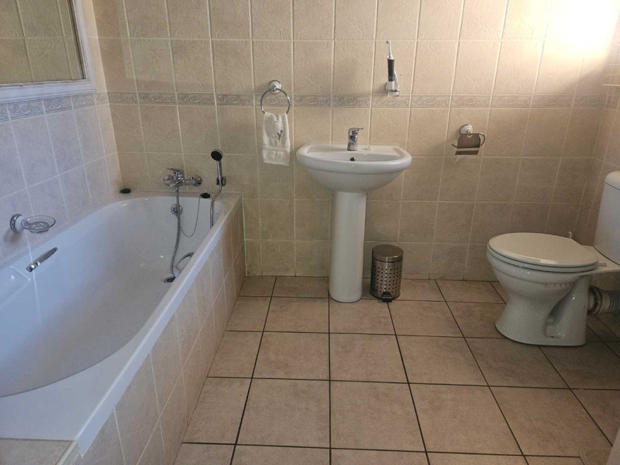 2 Bedroom Property for Sale in Rhodesdene Northern Cape